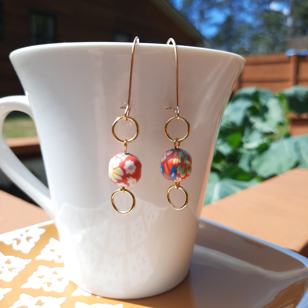 Red Floral Bead Circle Dangle Gold Earrings 16$